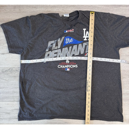 Vtg 2017 LA Dodgers 2XL Champions Fly the Pennant Majestic Gray T-Shirt